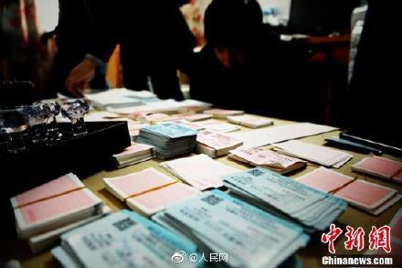 郑州警方破获特大制贩假票案：查获假票3万余张-3.jpg