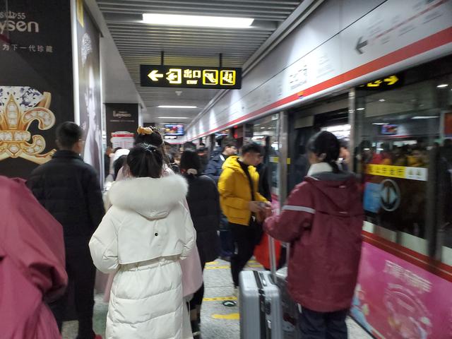 前天坐郑州地铁的朋友，你们“赢了”？-2.jpg